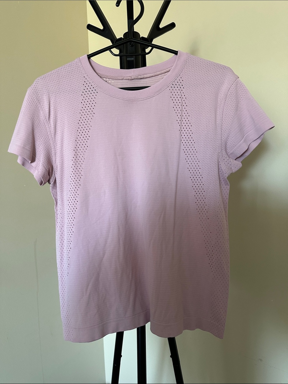 lululemon athletica Light Lilac Short Sleeve Performance Tee